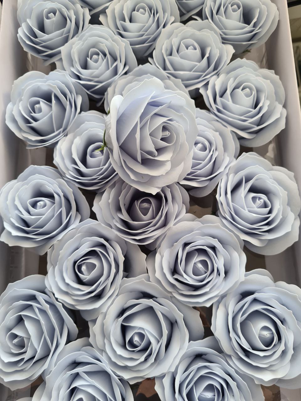 розы 5 слоев. Бледно голубой Бутон 7*7 см. Упаковка 25 шт. розы 5 слоев. Бледно голубой Бутон 7*7 см. Упаковка 25 шт.