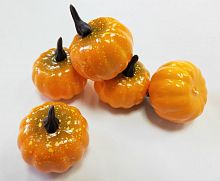 Тыква, 5шт. Диаметр 4.5 см, высота с хвостиком 5.5 см.