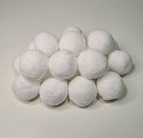 Помпоны плюшевые. Диаметр 4 см. Белый. Упаковка 20 шт.