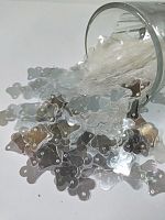 Пайетки пластик. Форма лепестка.