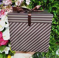 коробка сборная 15*15 см полоски коричневые