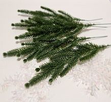 Ветка еловая на ножке. 10 веток. Высота  31 см. Номер 6 уп-10 шт. Цена указана за набор.